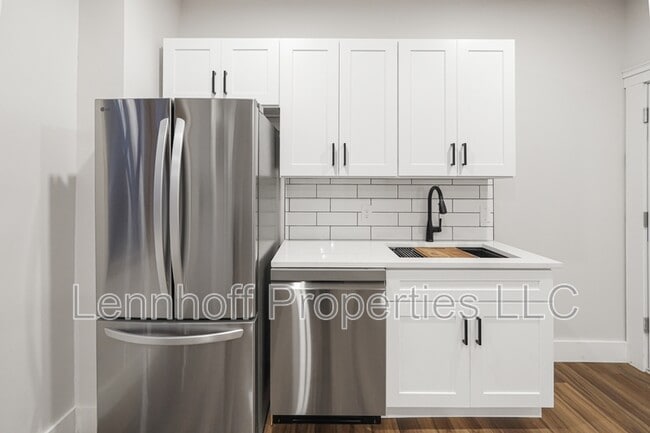 Building Photo - 28 Clark St