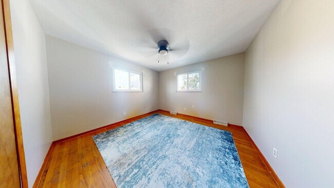 Building Photo - 7414 Dorothy Ave