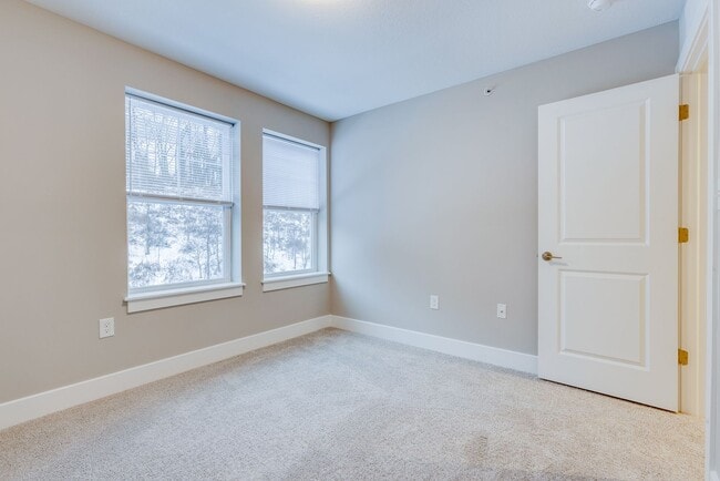 Building Photo - Available August 1st - 3 Bedroom Townhouse in Franklin Regional School District