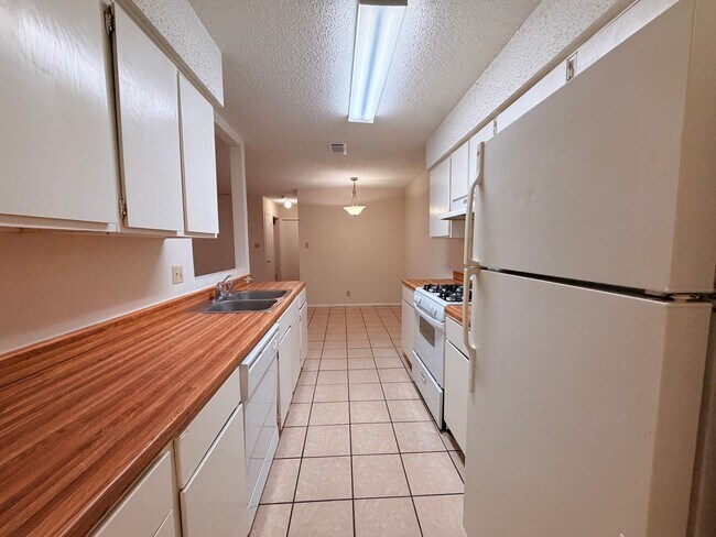 Building Photo - 2303 Whitlow Cove