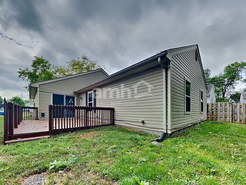 Building Photo - 2515 Bridgewood Dr