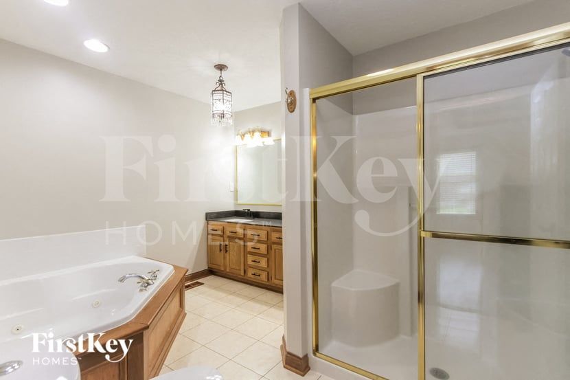 Building Photo - 169 Meadows Ct