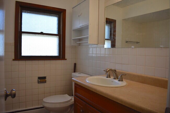 Building Photo - 2848 N Auxplaines St