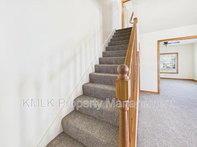 Building Photo - 444 7th St