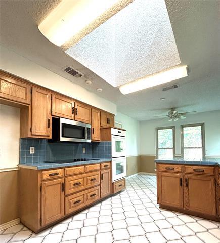 Building Photo - 1605 High Crest Ct