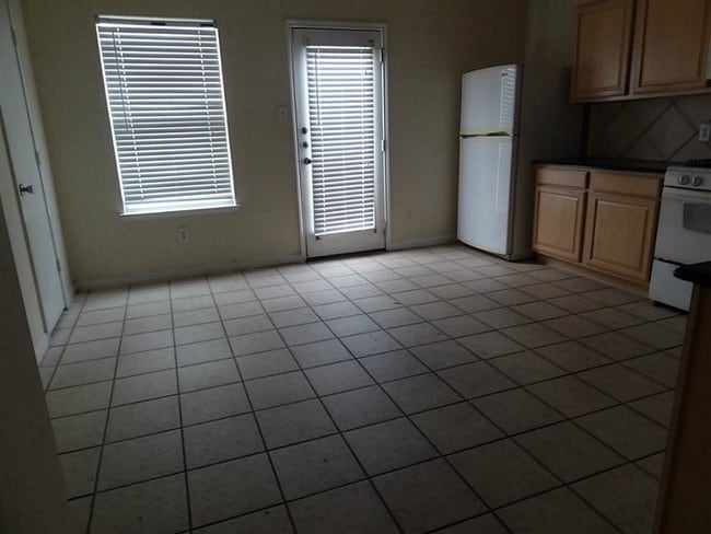 Building Photo - 3606 Avalon Castle Dr