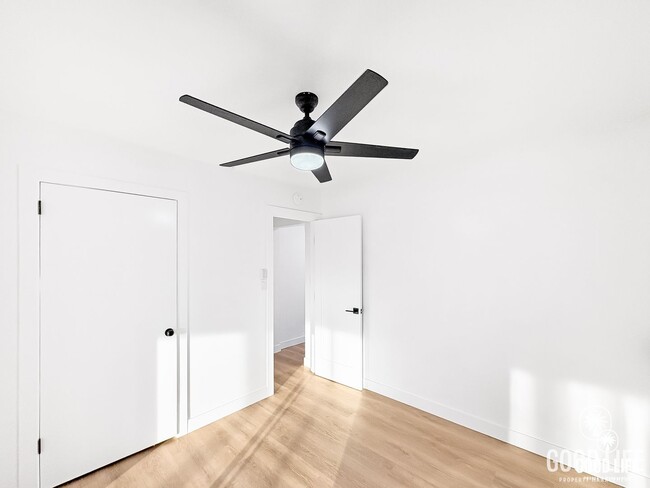 Building Photo - Coastal Charm Meets Modern Living in Beautiful Encinitas