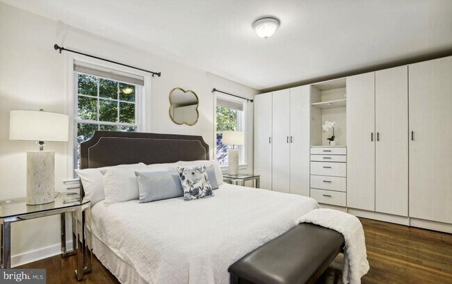 Building Photo - 1770 Hobart St NW