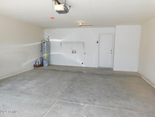 Building Photo - 2874 W Muriel Dr