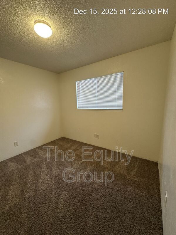 Building Photo - 514 S Bridge St