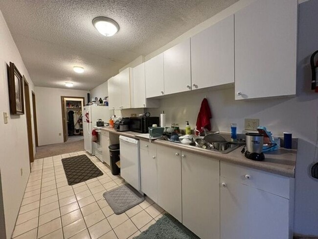 Building Photo - $1,050 | 2 Bedroom, 1 Bathroom Apartment | Pet Friendly* | Available for August 1st, 2026 Move In!