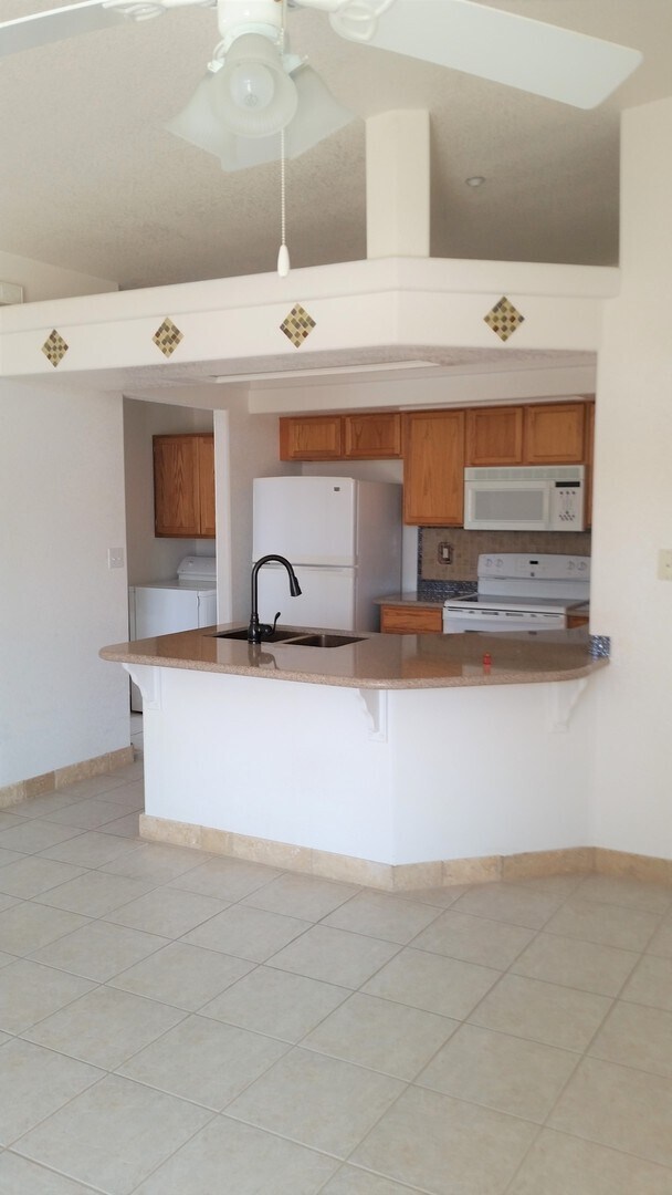 Building Photo - Modern Southside Duplex