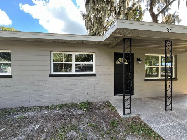 Building Photo - Charming 3 Bed 1 Bath Plant City!!