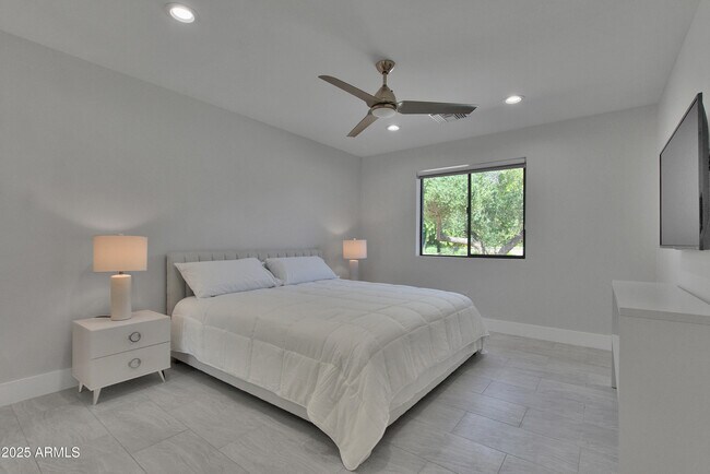 Building Photo - 4241 E Calle Tuberia