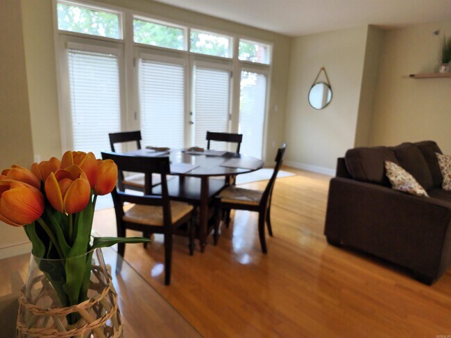 Building Photo - 515 E Capitol Ave