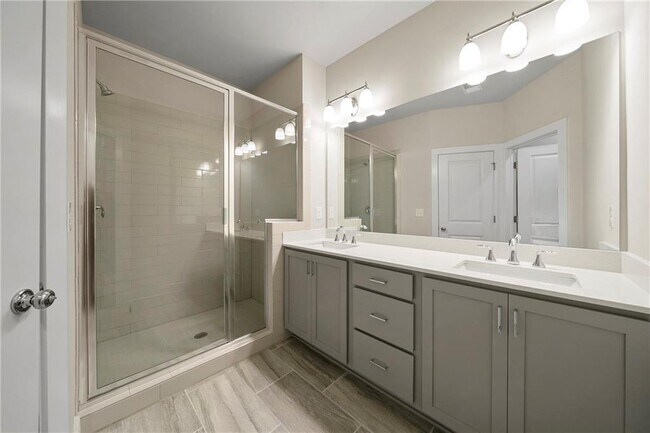 Building Photo - 3761 Oxford Cir