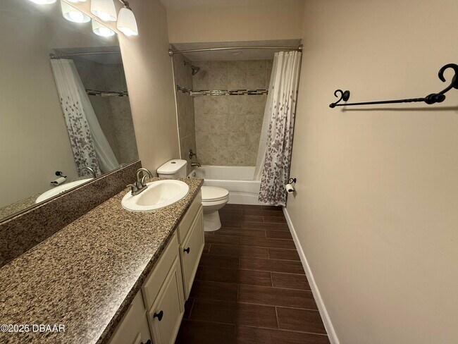 Building Photo - 3 Glen Arbor Park