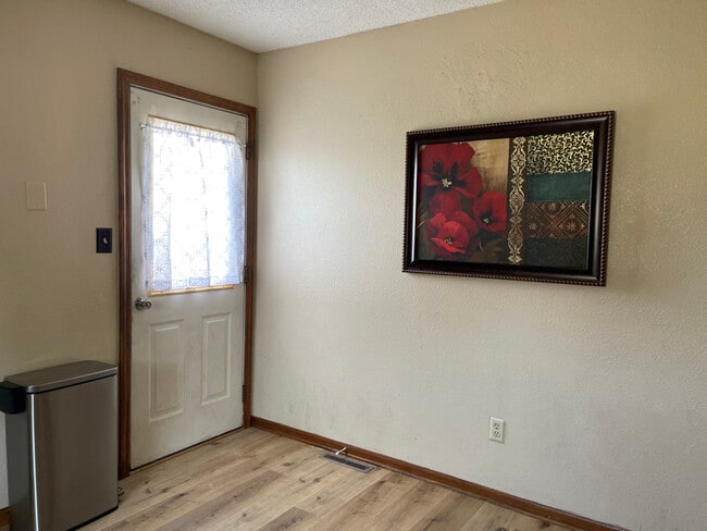 Building Photo - 8212 Spring Valley Rd