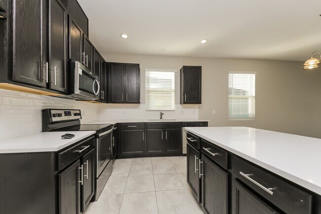 Building Photo - 2743 Creekmore Ct