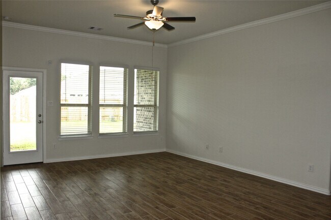 Building Photo - 4408 Mimic Dr