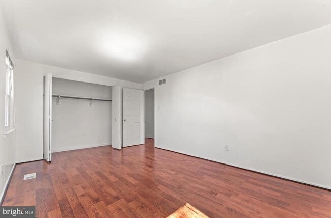 Building Photo - 13093 Blakeslee Dr