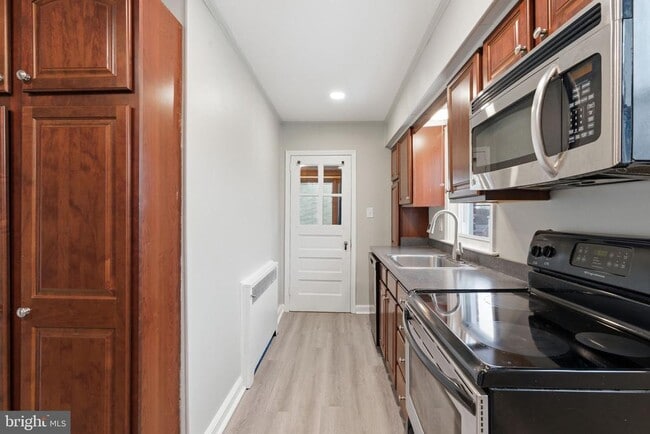 Building Photo - 181 Friendship Rd