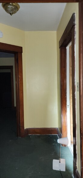Building Photo - 512 E Philadelphia Ave