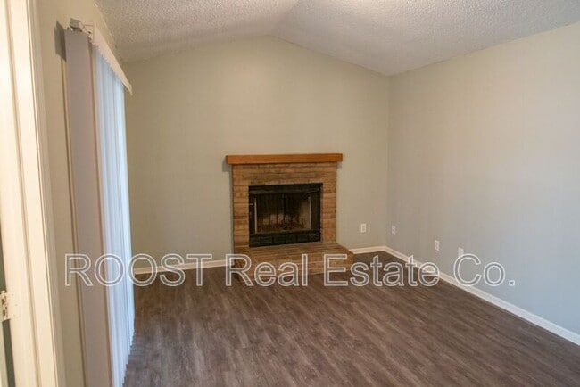 Building Photo - 942 Timothy Dr