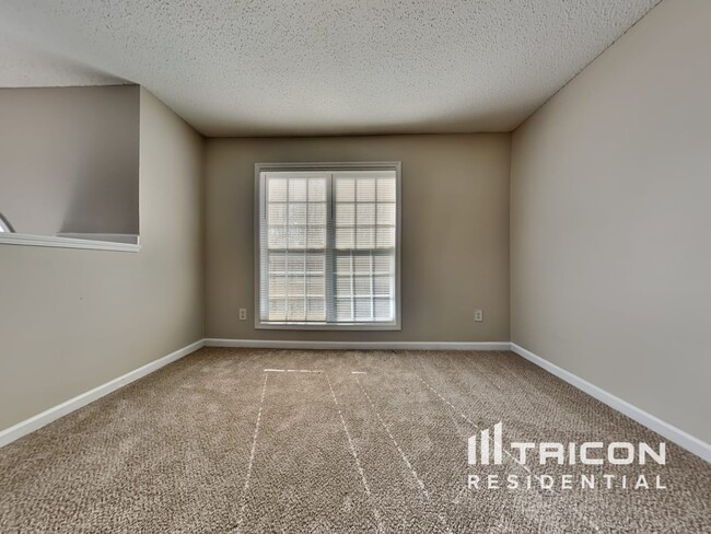 Building Photo - 1619 Spring Hill Ct