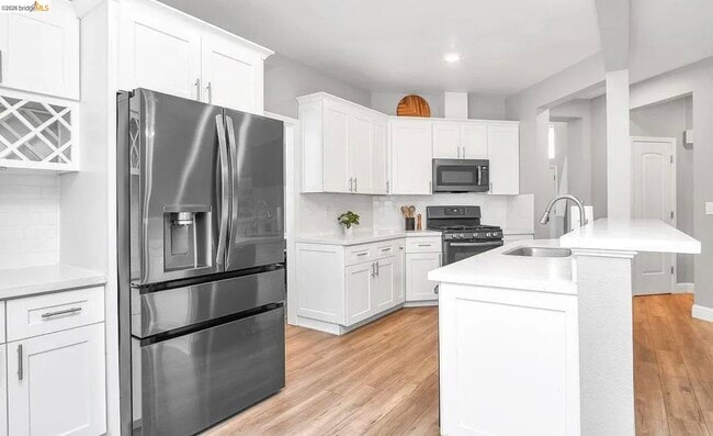 Building Photo - 4010 Goleta Pl