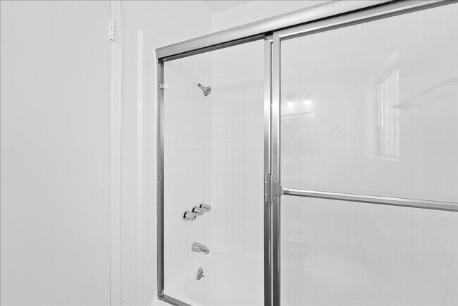 Building Photo - 11661 Erwin St