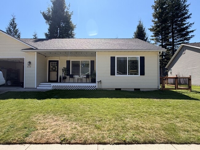Building Photo - 323 Huppert Ln