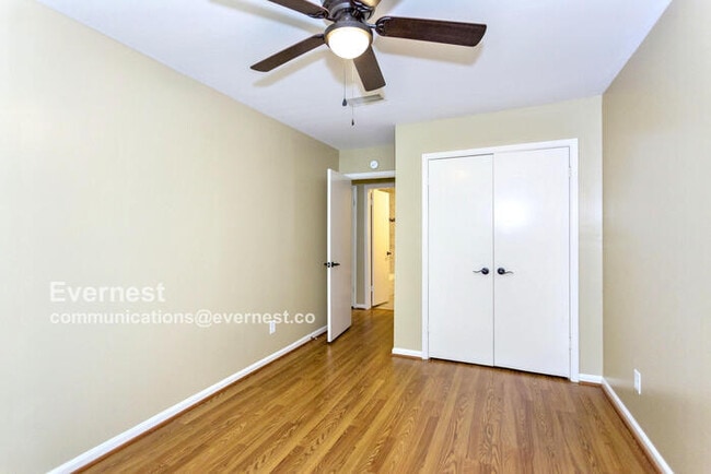 Building Photo - 804 Vestavia Villa Ct