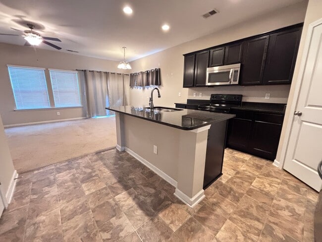 Building Photo - Modern 2-Bedroom Suite Home Near Hospitals...