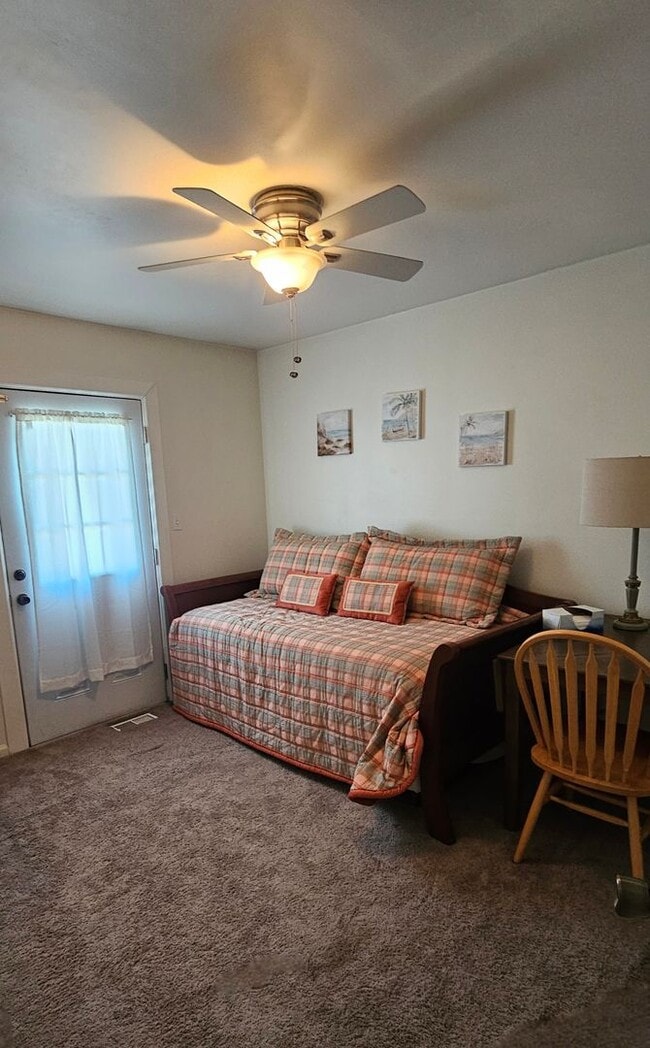 Building Photo - 1117 Fawn Drive – Fully Furnished 3BR/2BA ...