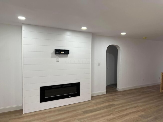 Building Photo - 50 N Hampton Rd