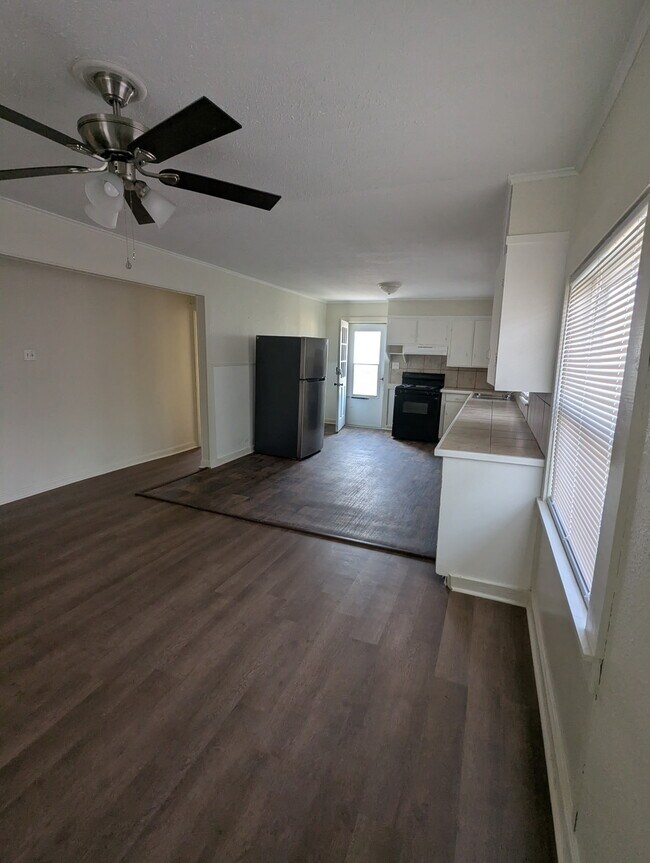 Building Photo - 6077 Cypress St