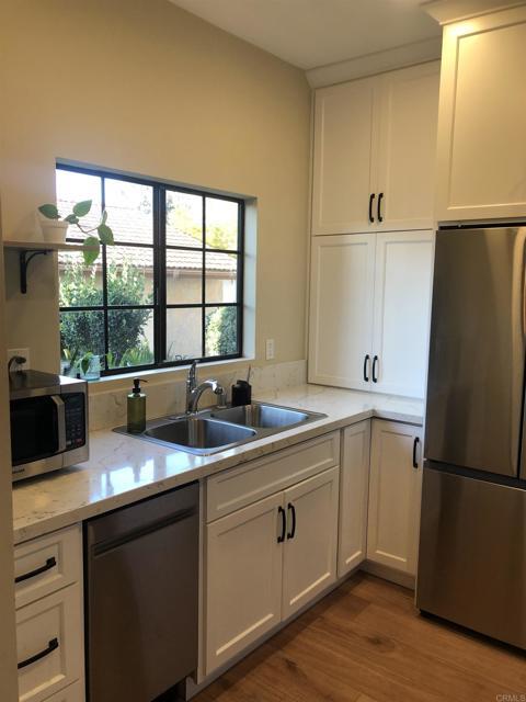 Building Photo - 2861 Andover Ave