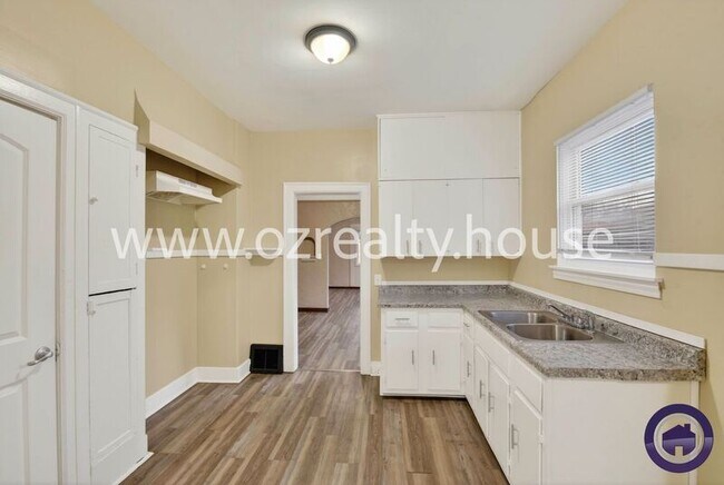 Building Photo - 1766 Milburn Ave