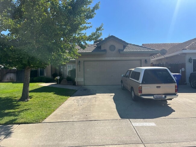 Building Photo - Beautiful Remodel Home in Peggy Heller Sch...