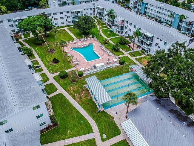Building Photo - 1810 Sunny Dr