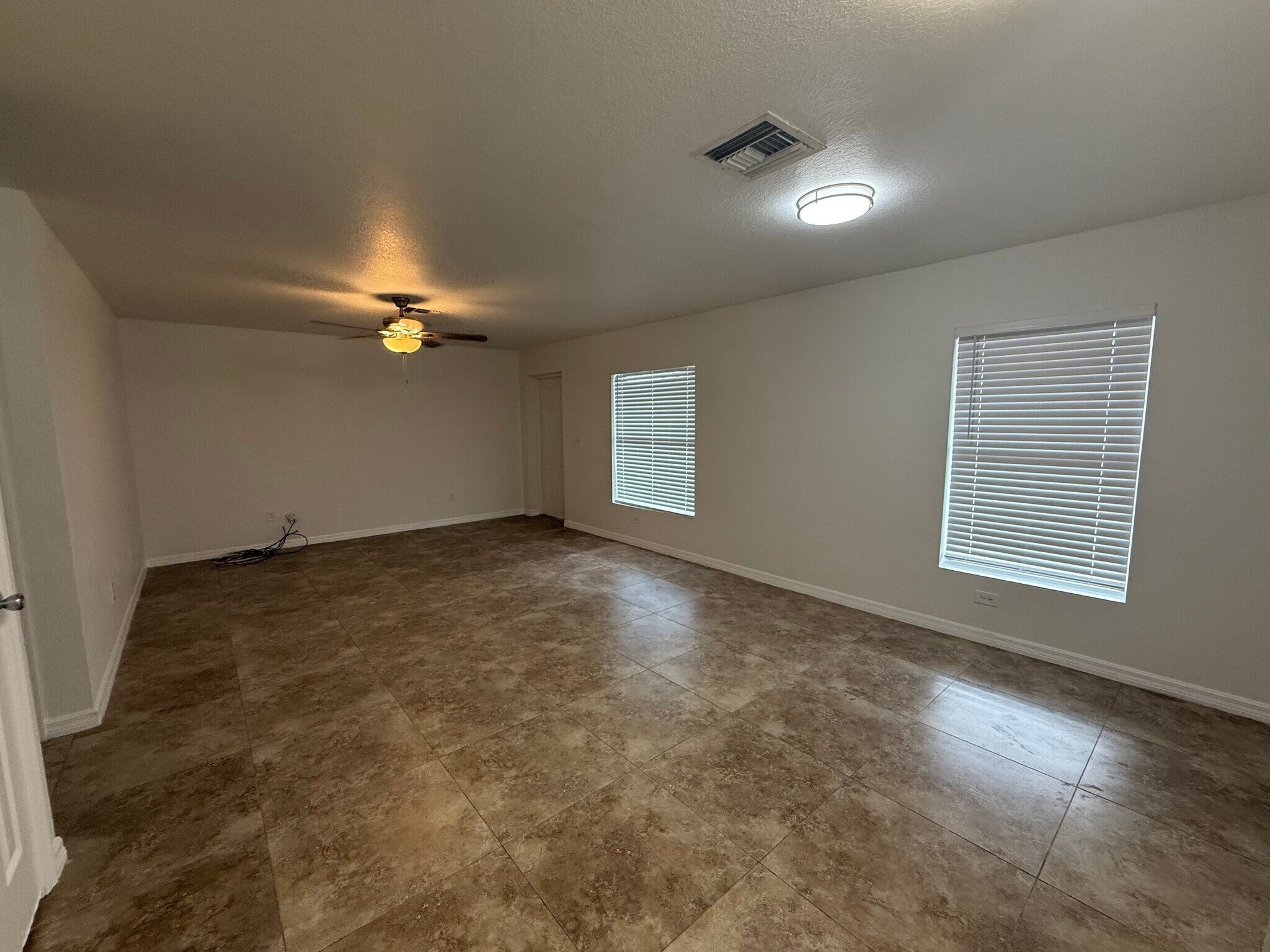 Building Photo - 739 Jack Ave S