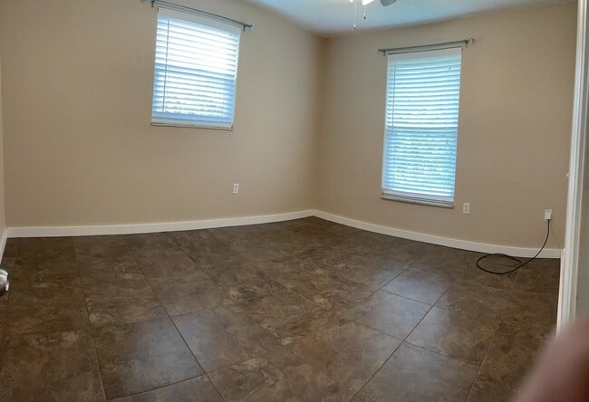 Building Photo - Maltz