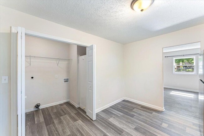 Building Photo - 158 Hamilton Cir