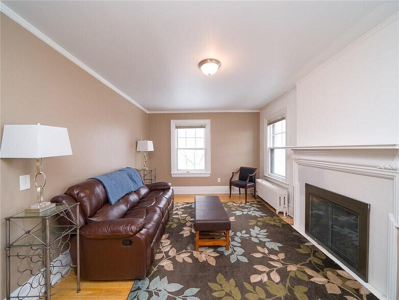 Living room - 240 Culver Rd
