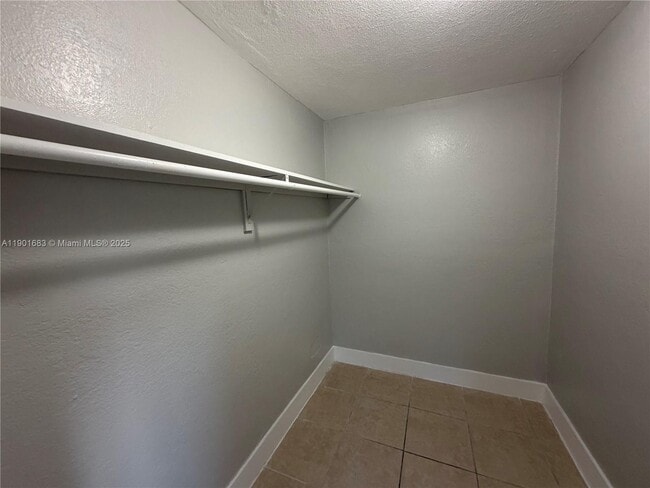 Building Photo - 2129 Davie Blvd