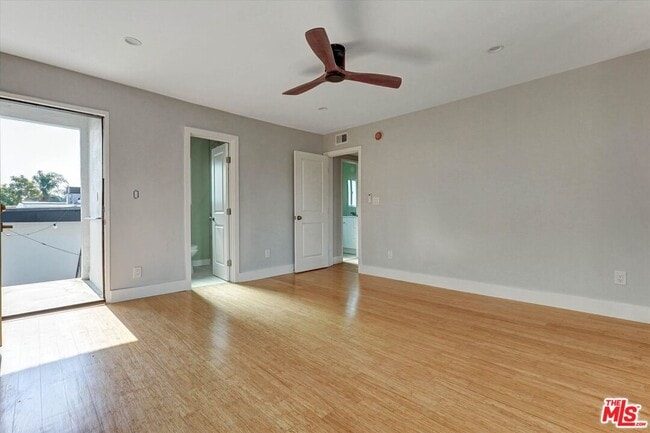 Building Photo - 5726 Woodman Ave