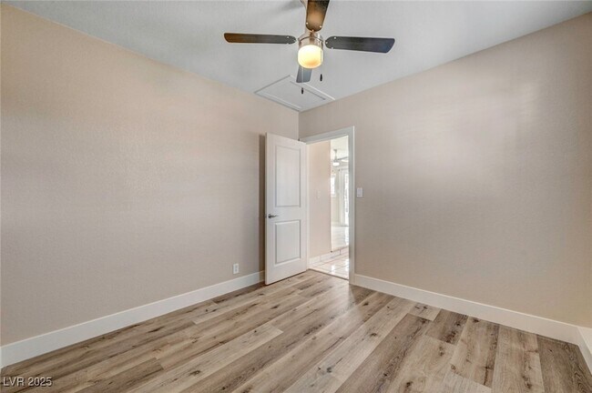 Building Photo - 6121 Edgewood Cir