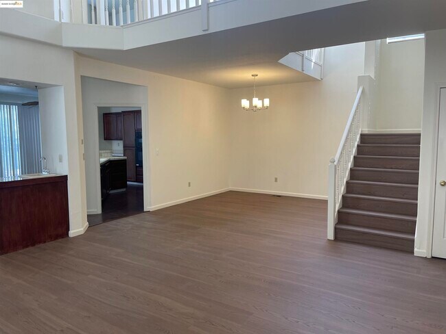 Building Photo - 2627 Cherry Hills Dr