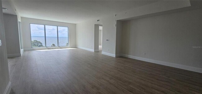 Building Photo - 2910 W Barcelona St